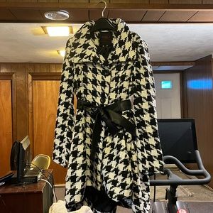 Belted Houndstooth coat
